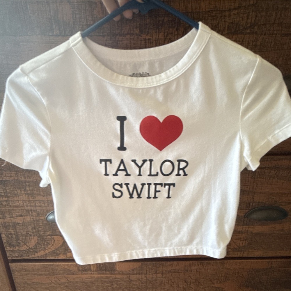 Wild Fable White Cropped Graphic T-Shirt Size S Taylor Swift Kelce 87 Crew